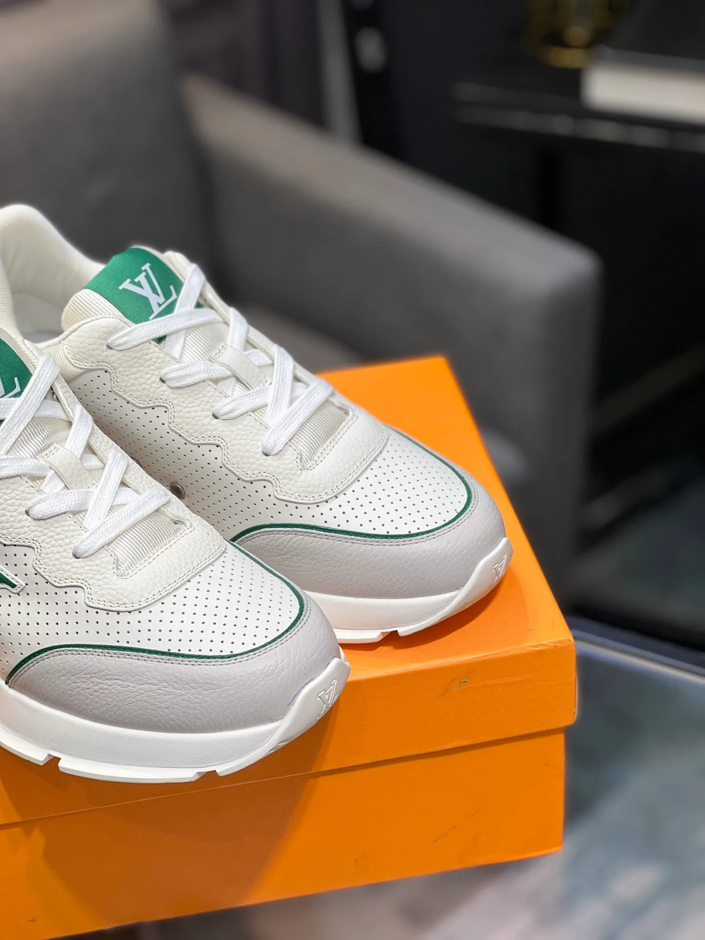 Men's shoes 💰640 LV | Louis Vuitton 2025𝐬𝐬 New spring and summer styles for couples, men's styles come out first. The counter features the latest casual shoes. Hard goods are new🆕 ❥Purchase level! Full of high-end feel! A popular model among bloggers at home and abroad, it’s retro and fashionable and looks amazing on your feet! Wear a lot of happiness! Mainly recommended model on the official website★ ▪️Upper: Original custom-made imported calfskin fabric ▪️Inner lining: breathable gauze imported from Italy ▪️Outsole: rubber foam ➕tpu high-end outsole ▪️Shoe size: 36-44 (customized for 45 and 46)